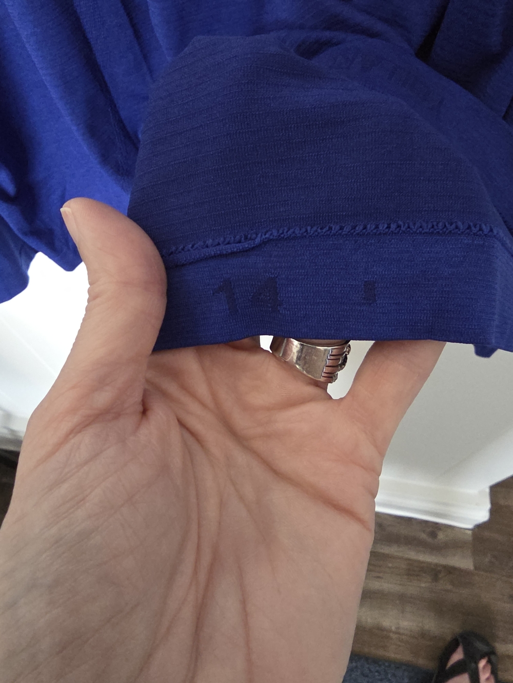 Lululemon Swiftly Relaxed Long Sleeve NWT Size 14 - Picture 6 of 8